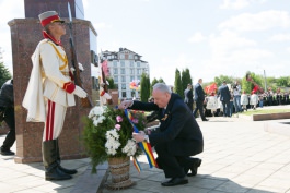 President Nicolae Timofti attends actions dedicated to 70th anniversary of end of World War II