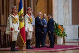 The members of the new government took oath  in the presence of President Timofti