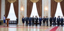 The members of the new government took oath  in the presence of President Timofti