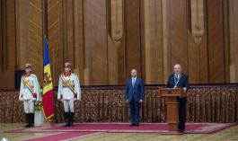 The members of the new government took oath  in the presence of President Timofti