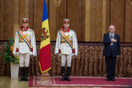 The members of the new government took oath  in the presence of President Timofti