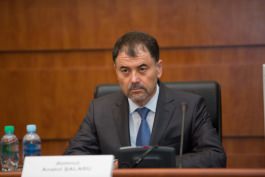 Președintele Nicolae Timofti l-a prezentat pe noul ministru al Apărării, Anatol Șalaru, ofițerilor și angajaților instituției