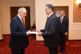 Moldovan president receives accreditation letters from five ambassadors