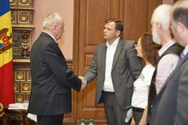 Moldovan president meets representatives of Justice and Truth platform