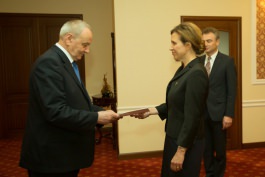 Moldovan president receives accreditation letters from more ambassadors