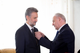 Moldovan president awards Romanian ambassador