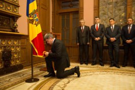 Members of new government take oath before Moldovan president