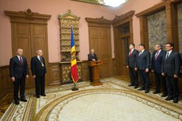 Members of new government take oath before Moldovan president